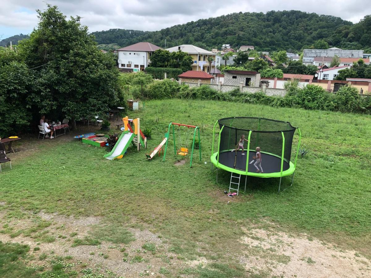 Dionisy Guest House Pizunda Esterno foto