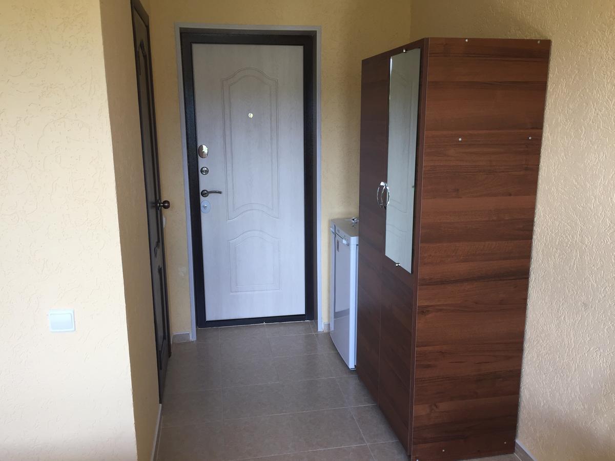 Dionisy Guest House Pizunda Esterno foto
