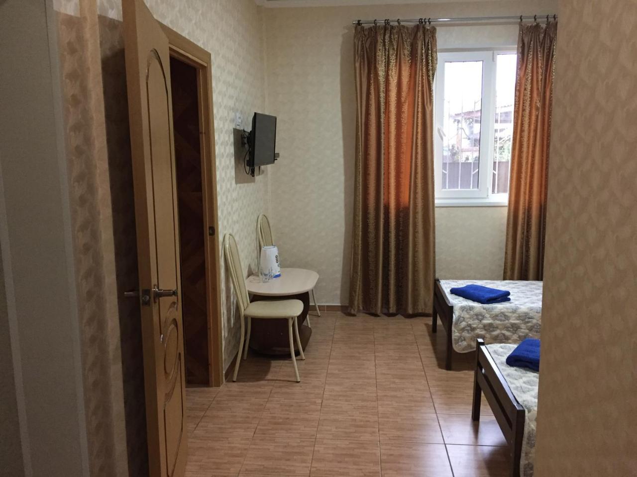 Dionisy Guest House Pizunda Esterno foto