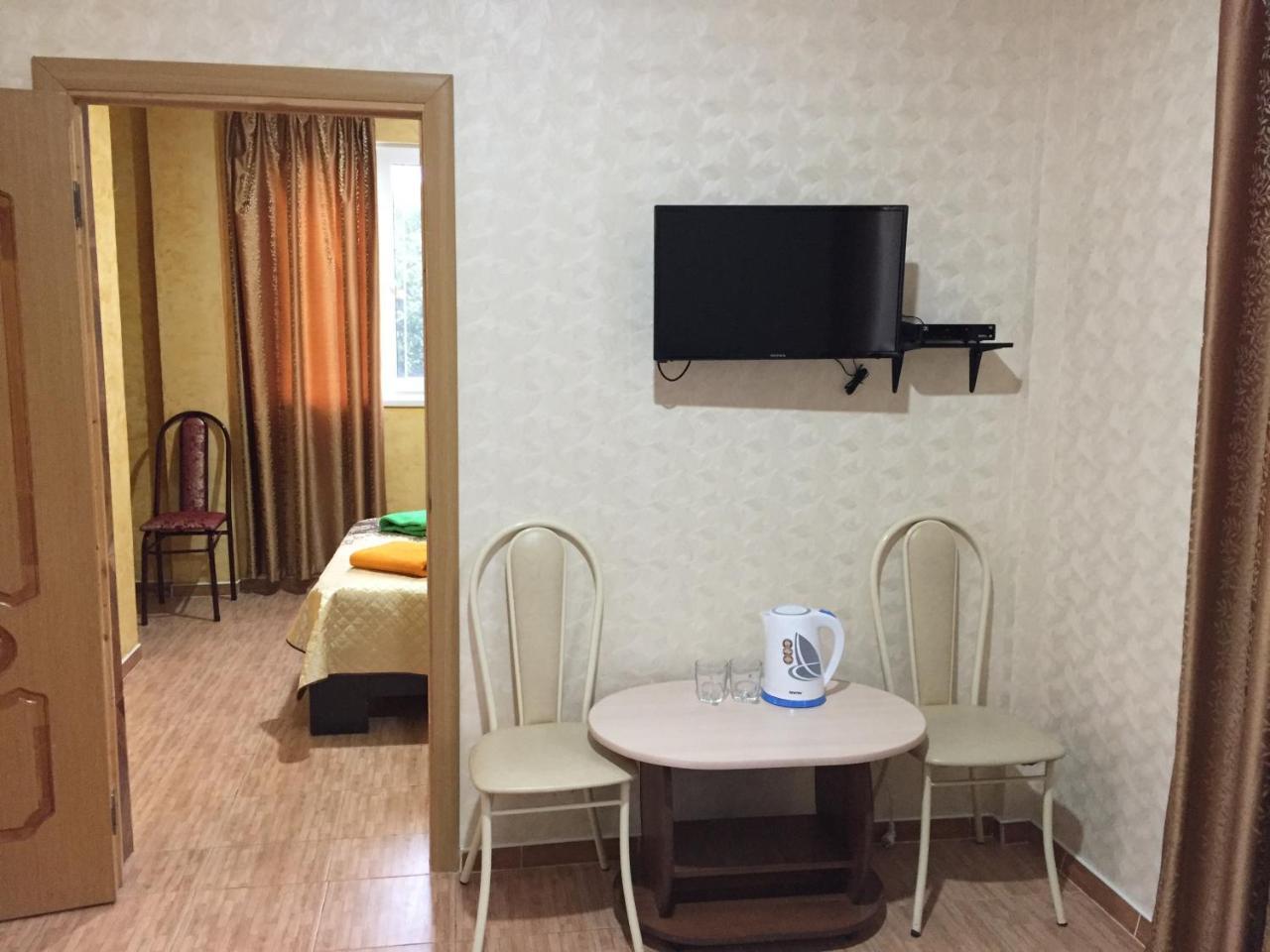 Dionisy Guest House Pizunda Esterno foto