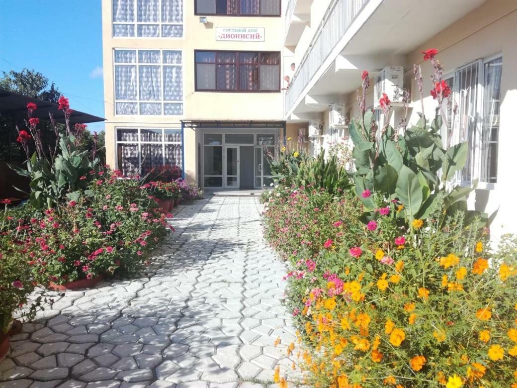 Dionisy Guest House Pizunda Esterno foto